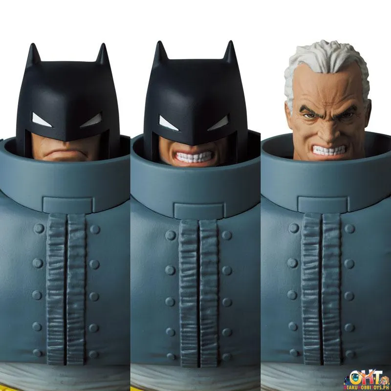 MAFEX No.146 Armored Batman